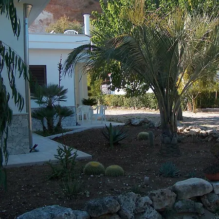 La Falesia Di Paola Holiday home *